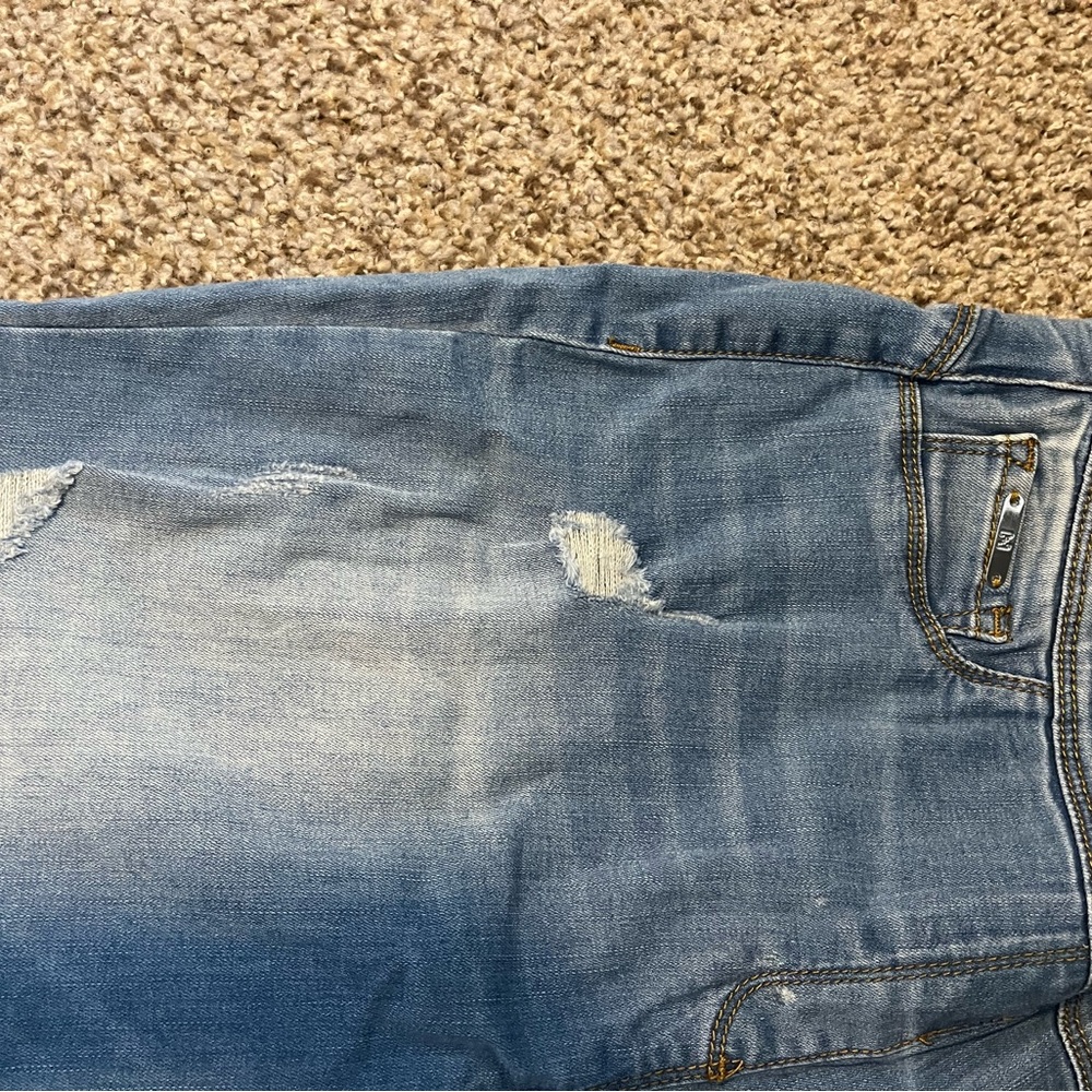 Coco & Carmen Jeans - Picture 5 of 6